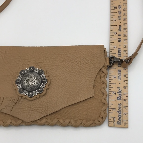 DELILA TAN LEATHER CLUTCH PURSE - Picture 6 of 8